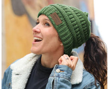 Load image into Gallery viewer, grace &amp; truth Women&#39;s Beanie Thankful
